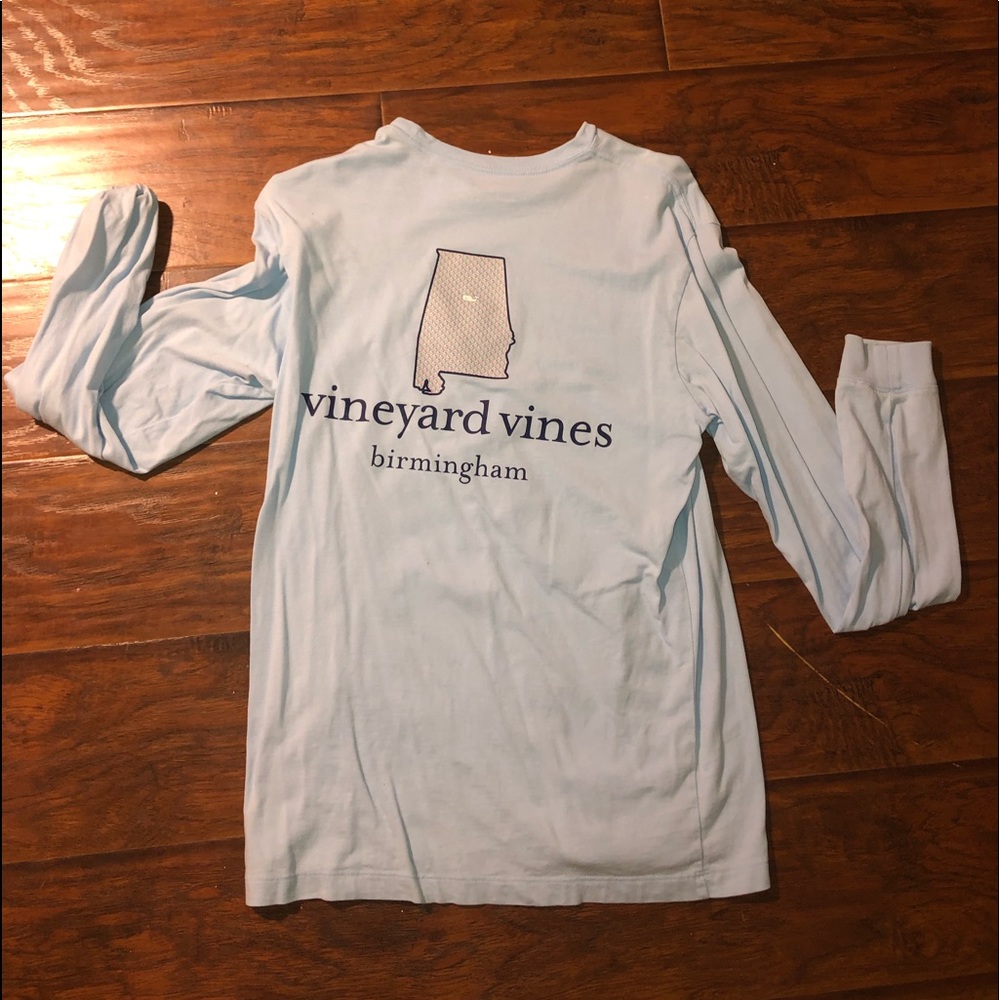 Vineyard vines tee